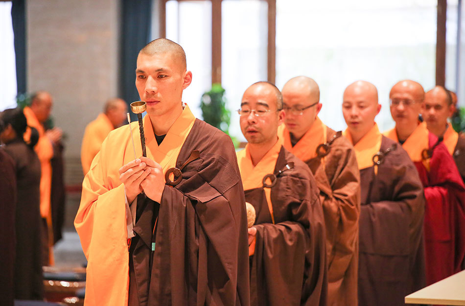 释本性：中国历代高僧从严治教事迹——严于律已