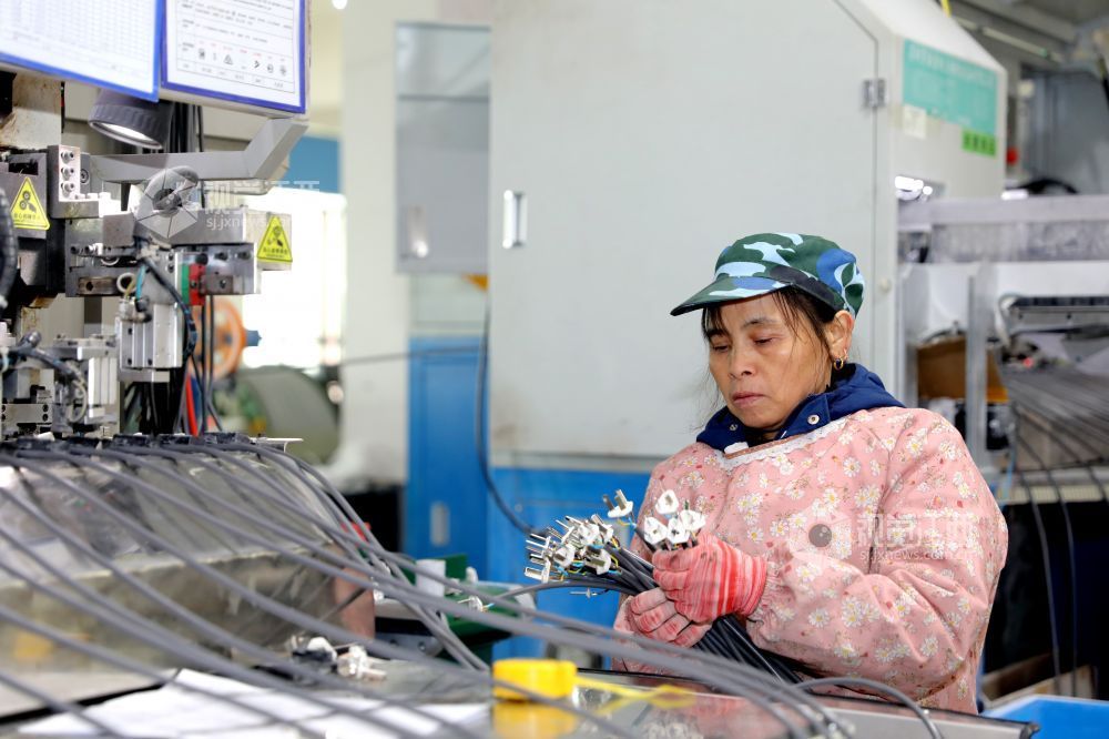 江西峡江:订单足 生产忙(图)