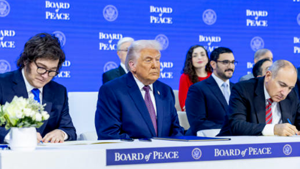 达沃斯论坛受挫后，特朗普狂发80条帖子，一度每4分钟发一条