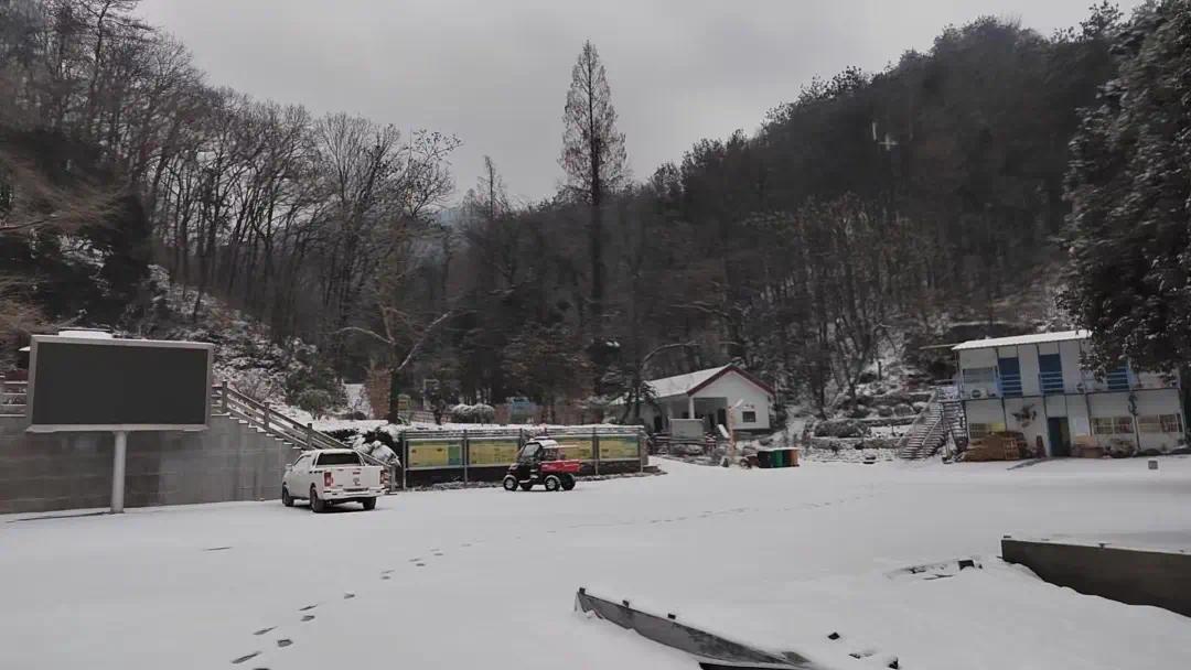 雪中素山寺,雪落静无声 彭飞供图.jpg