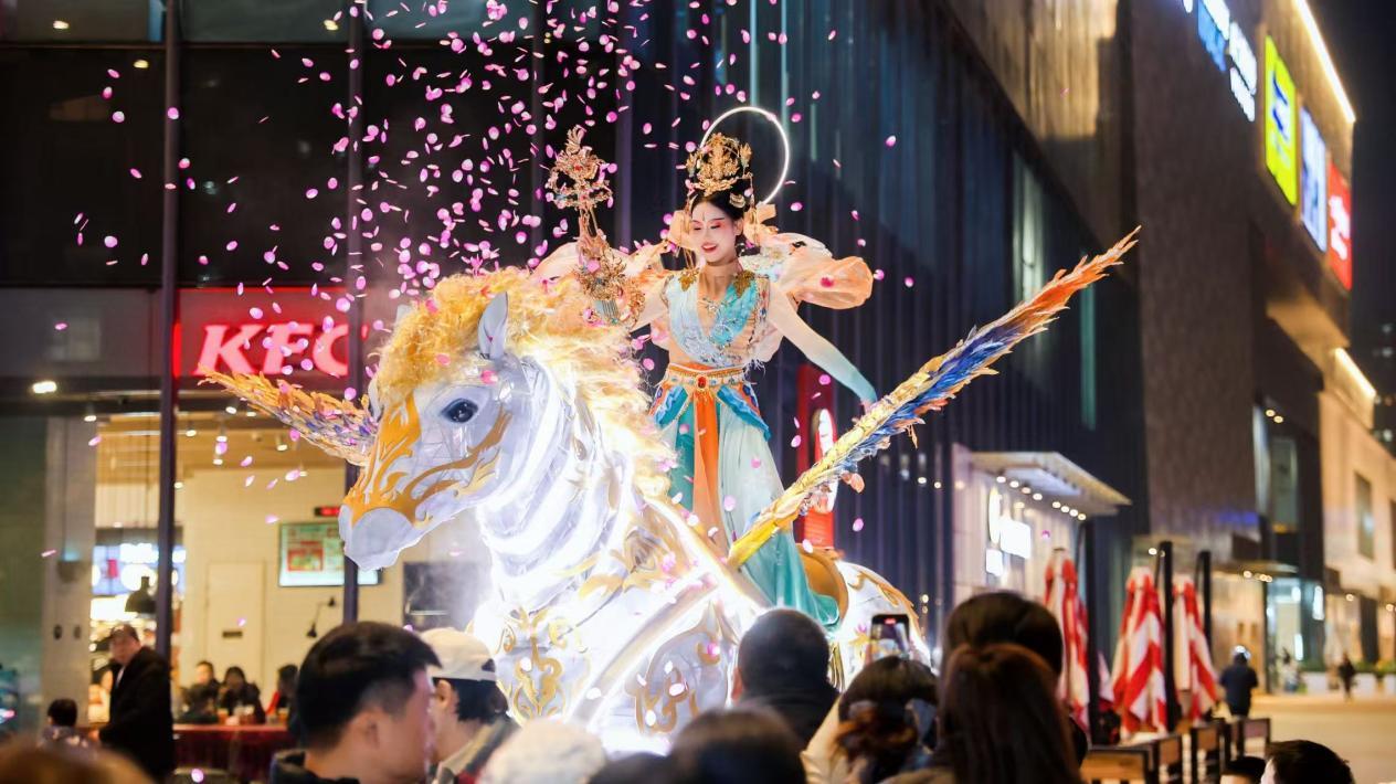 西安浐灞国际港：商贸配套再升级 生活圈越逛越有味