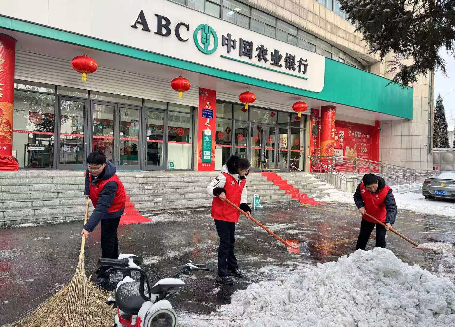 南京各地迎战强降雪！