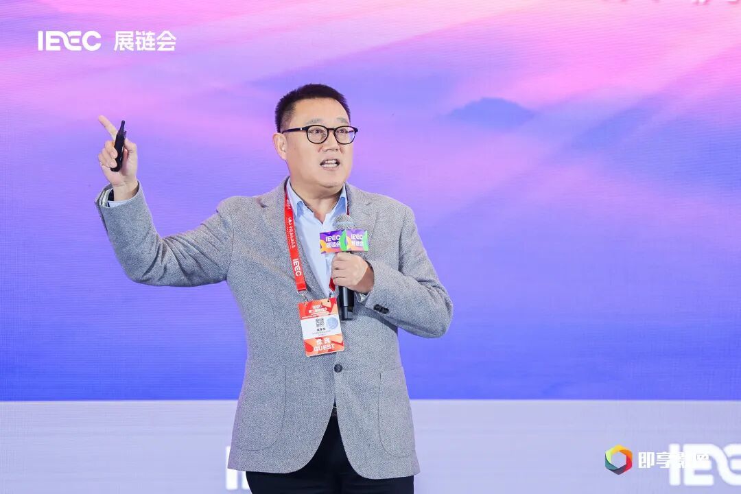 中华酒业国际促进总会创始会长、正大集团中国区首席运营官侯孝海