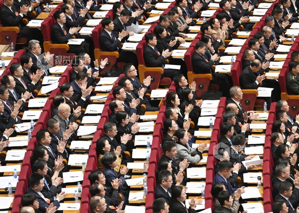 江西南昌：江西省十四届人大四次会议在南昌隆重开幕（图）