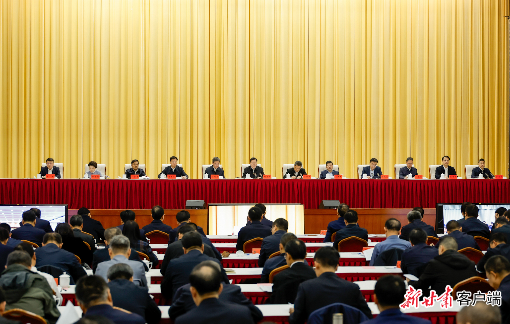 1月31日，全省经济运行调度会议在兰州召开，省委书记、省人大常委会主任胡昌升出席并讲话。新甘肃&middot;甘肃日报记者　孟捷