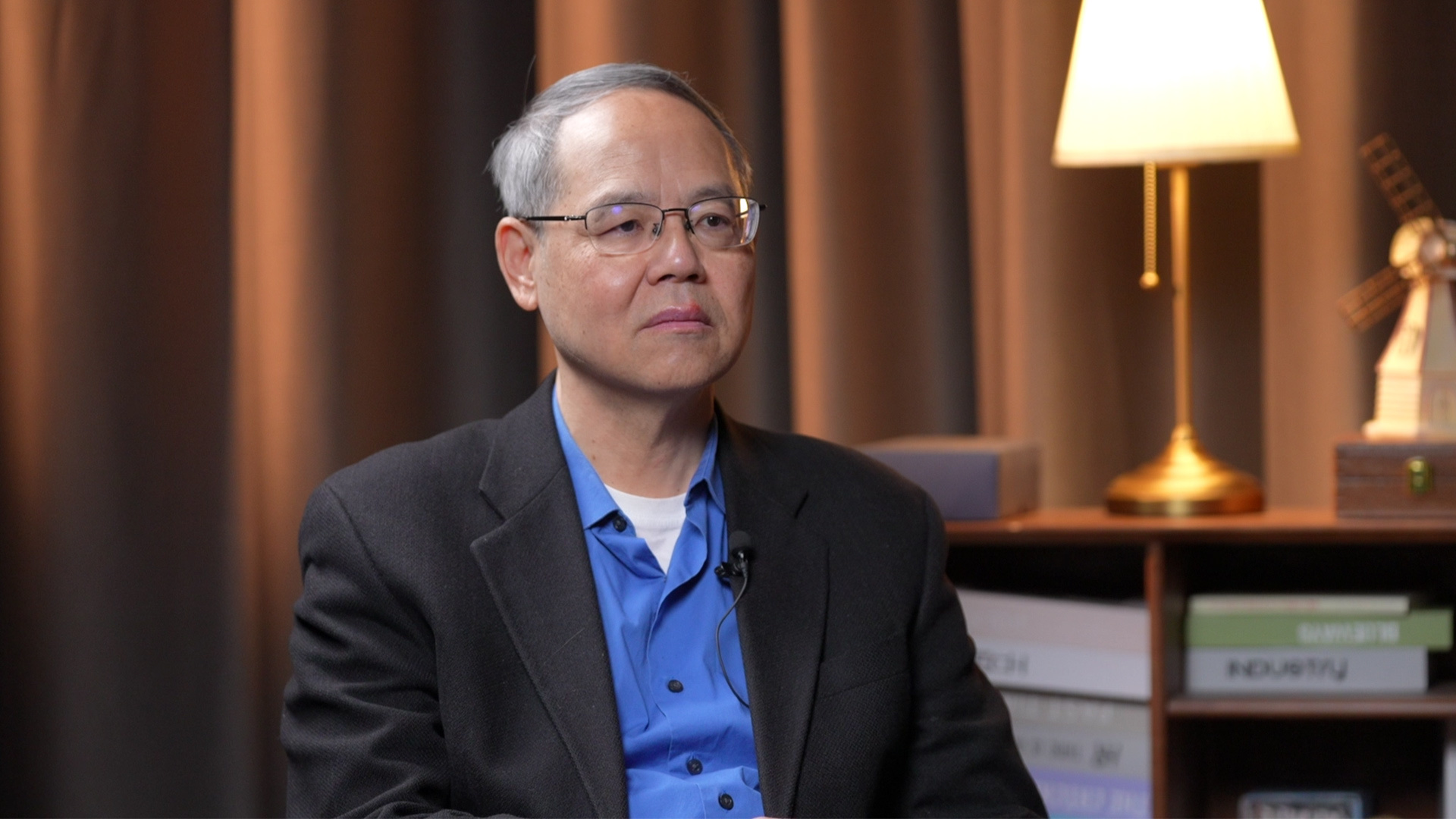 张春：有人说美元要崩盘了，人民币将替代美元，这个观点过于乐观，也没好处，成为货币霸权不利于发展实体经济