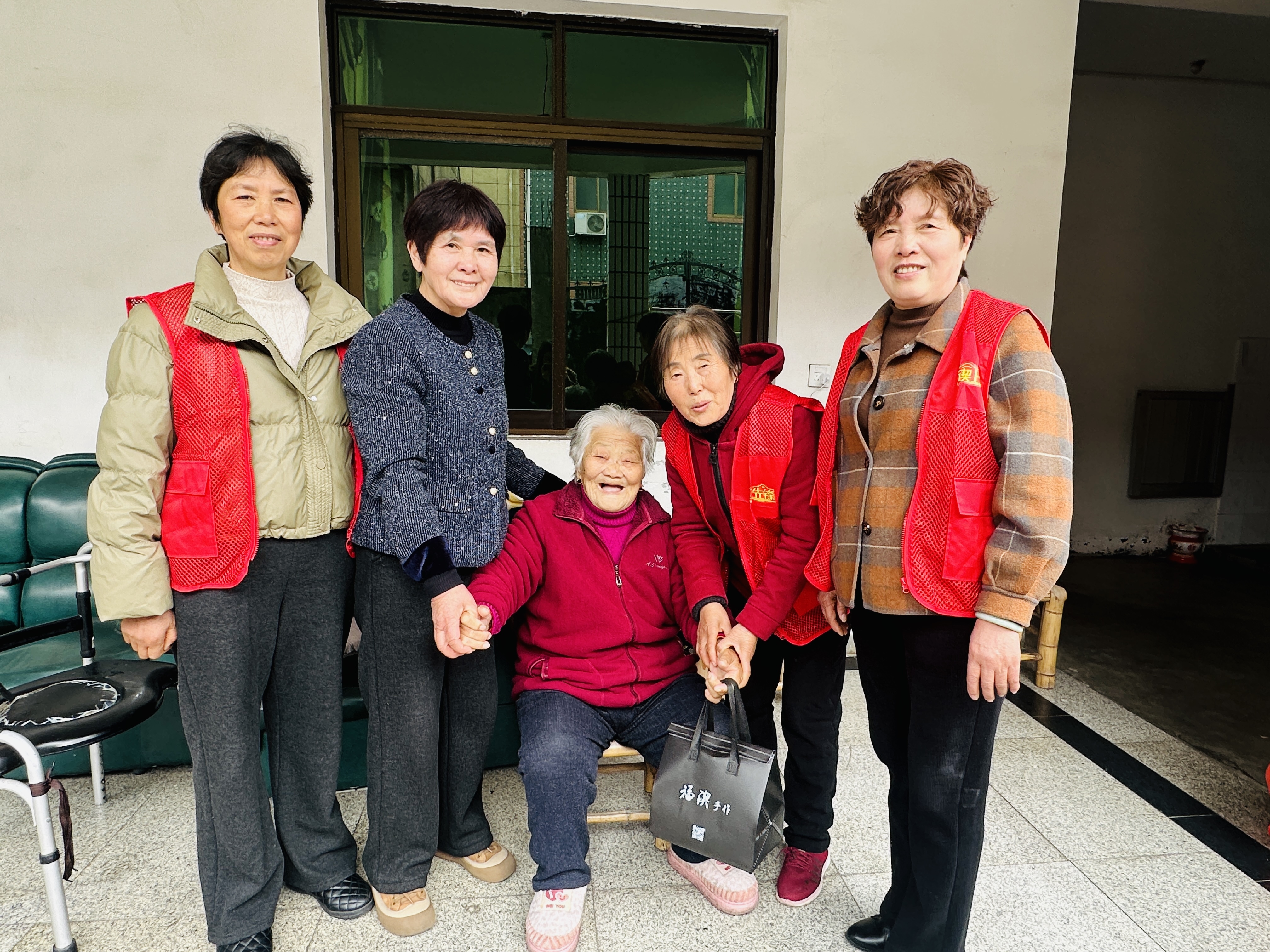 腊八暖羹润九峰 以食为礼传文明