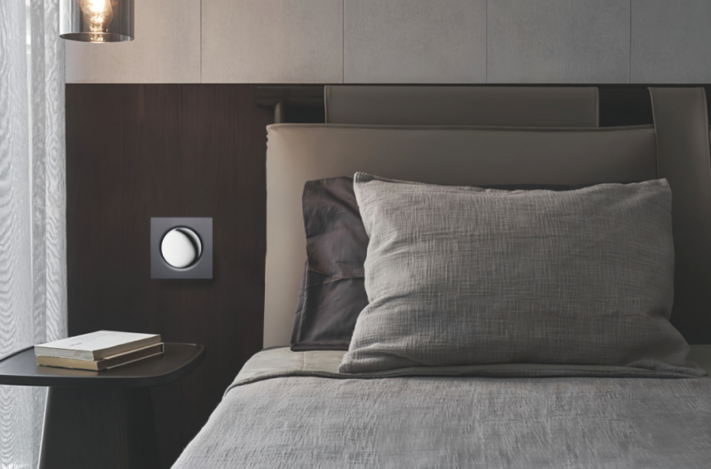 从照明到“光环境”:卧室无主灯设计如何兼顾场景氛围与视觉健康?