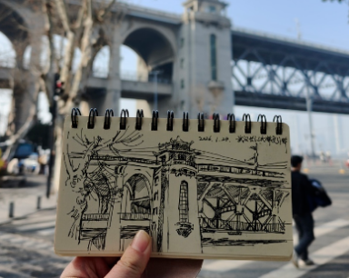 数百名绘画爱好者用画笔 速写武汉一年四季