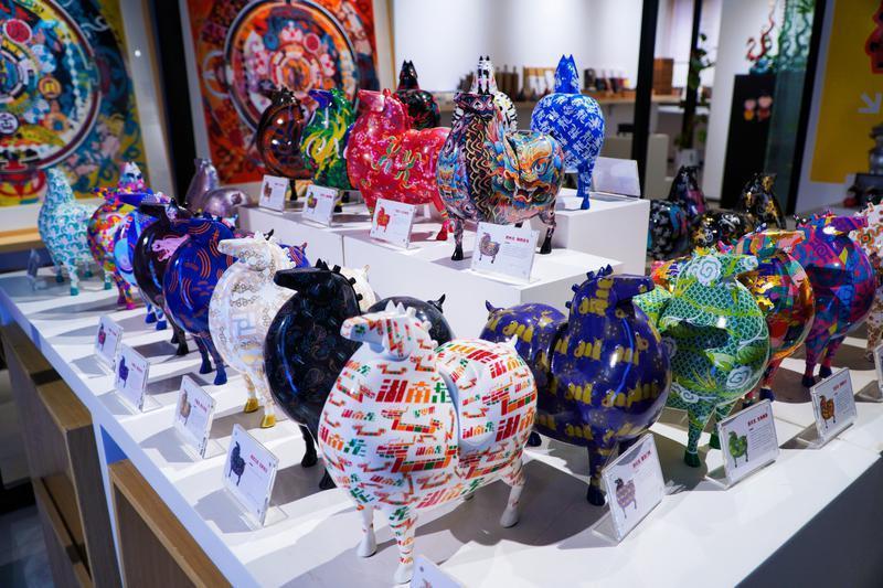 图为,李向宇打造的“唐富贵”系列文创产品。