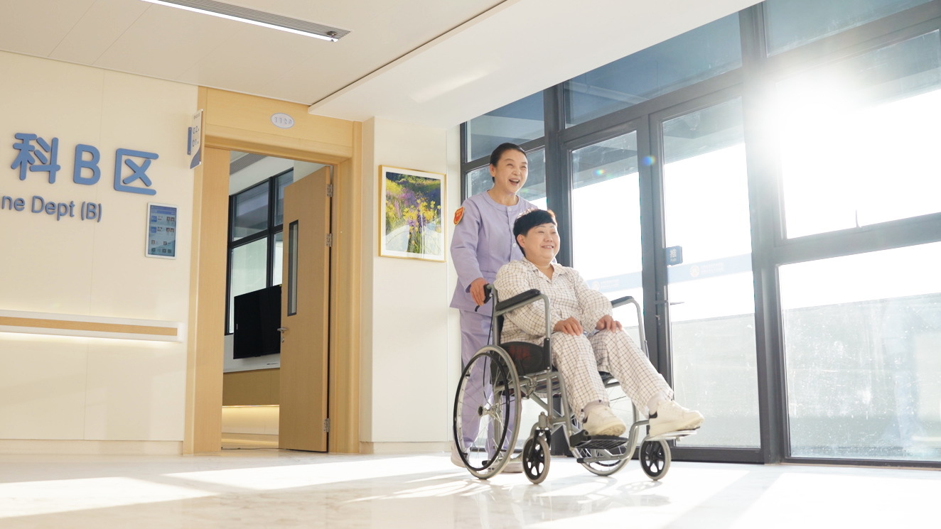 深圳龙岗中心医院新大楼启用！900张床位、鸿蒙智慧病房亮相