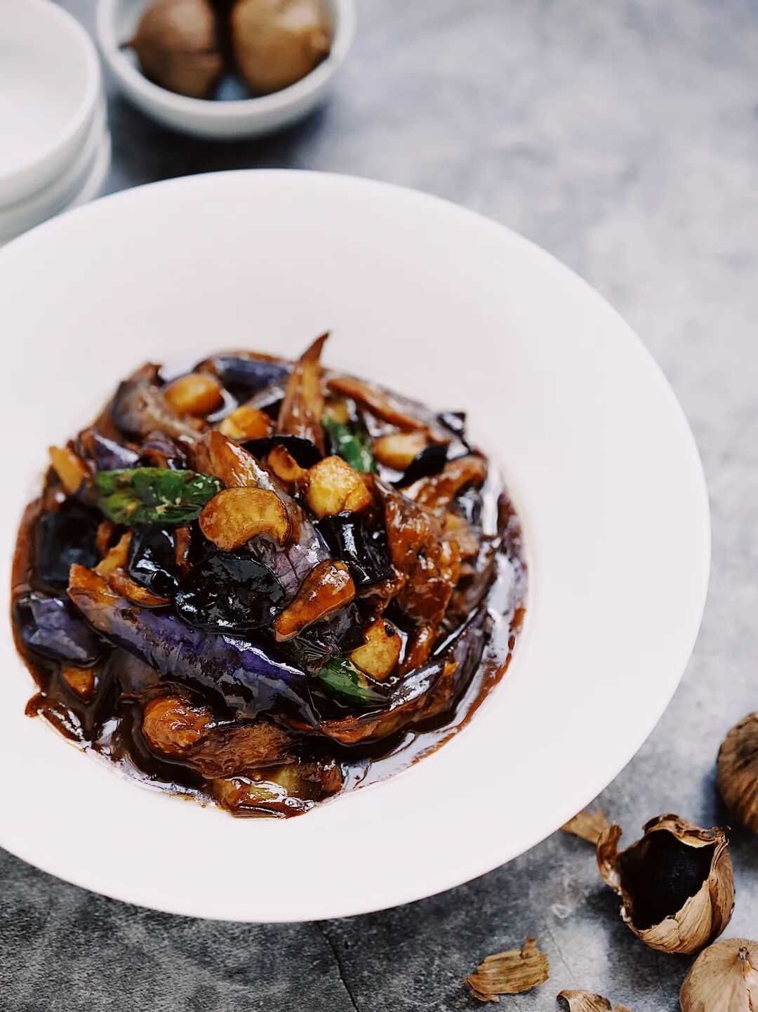 △牛肝菌黑蒜烧茄子 Fried Sliced Mushroom & Eggplant with Black Garlic