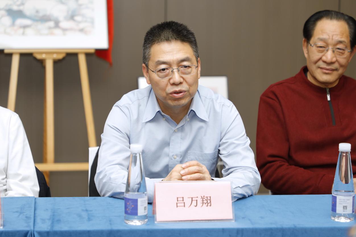 （校党委常委、副校长、校友总会副会长吕万翔教授致辞）