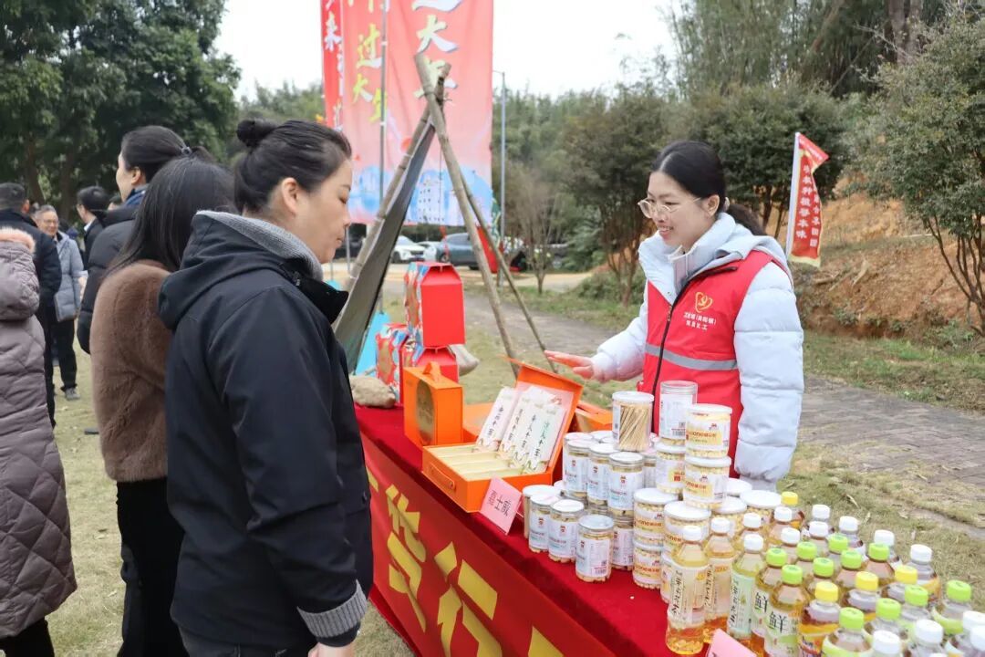 活动现场“广货”琳琅满目