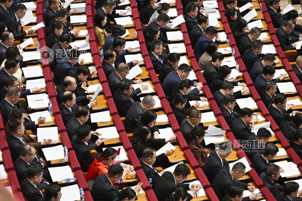 江西南昌：江西省十四届人大四次会议在南昌隆重开幕（图）