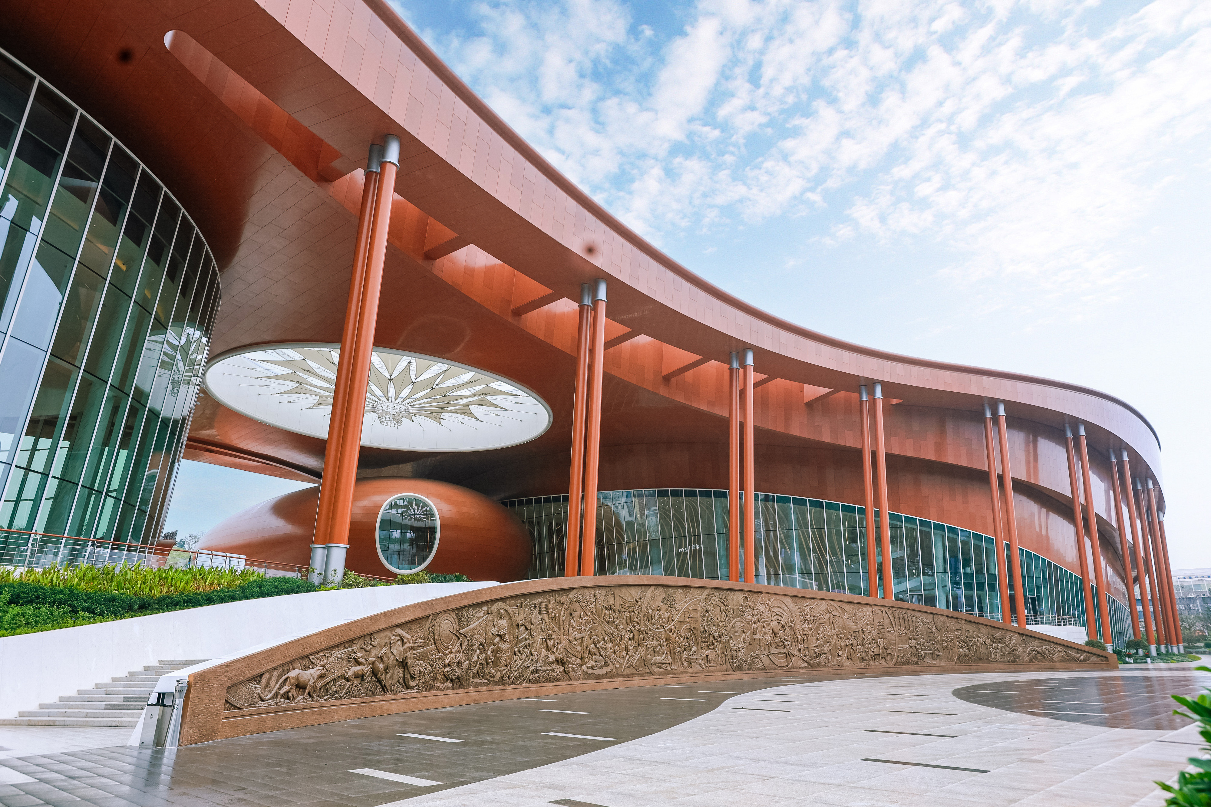 深圳新文化地标诞生！龙岗国际艺术中心正式启用