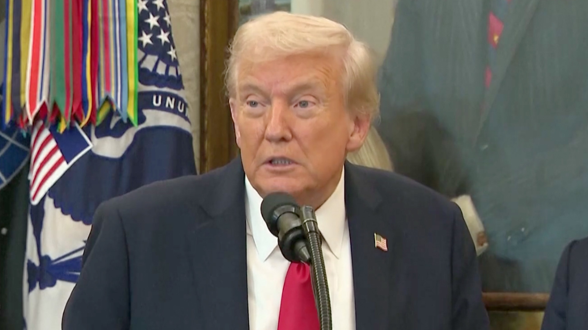 特朗普态度急转 避免明州成为政治负担