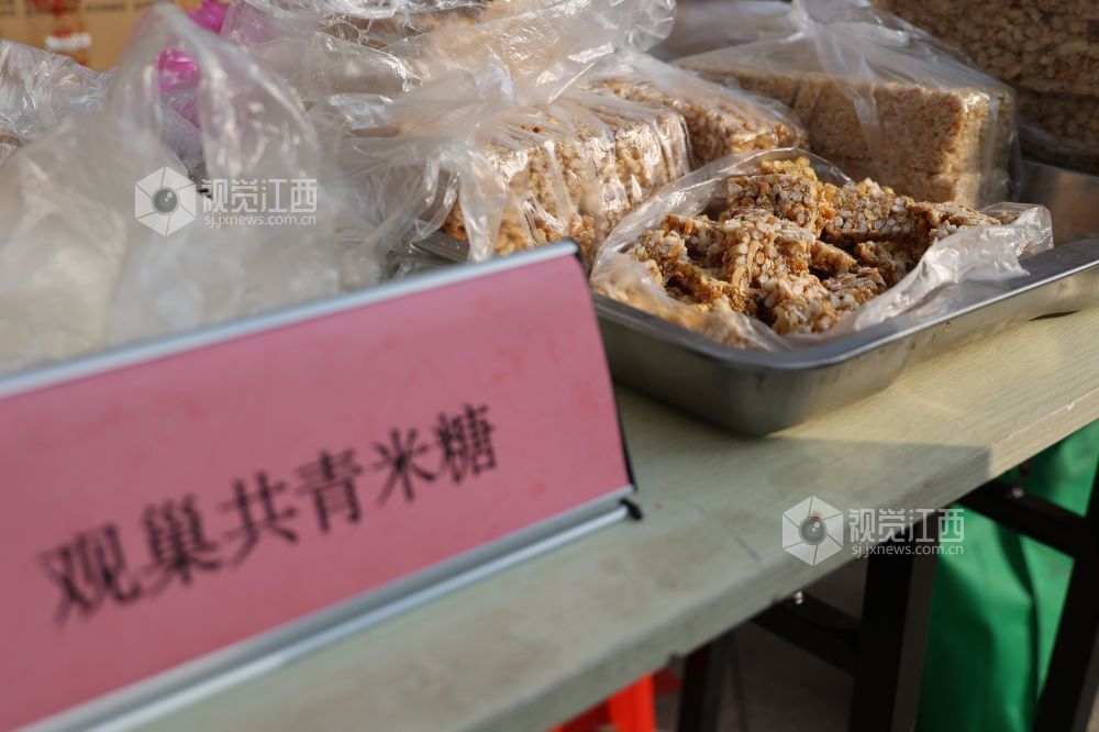 江西新余:非遗年货走俏社区(图)