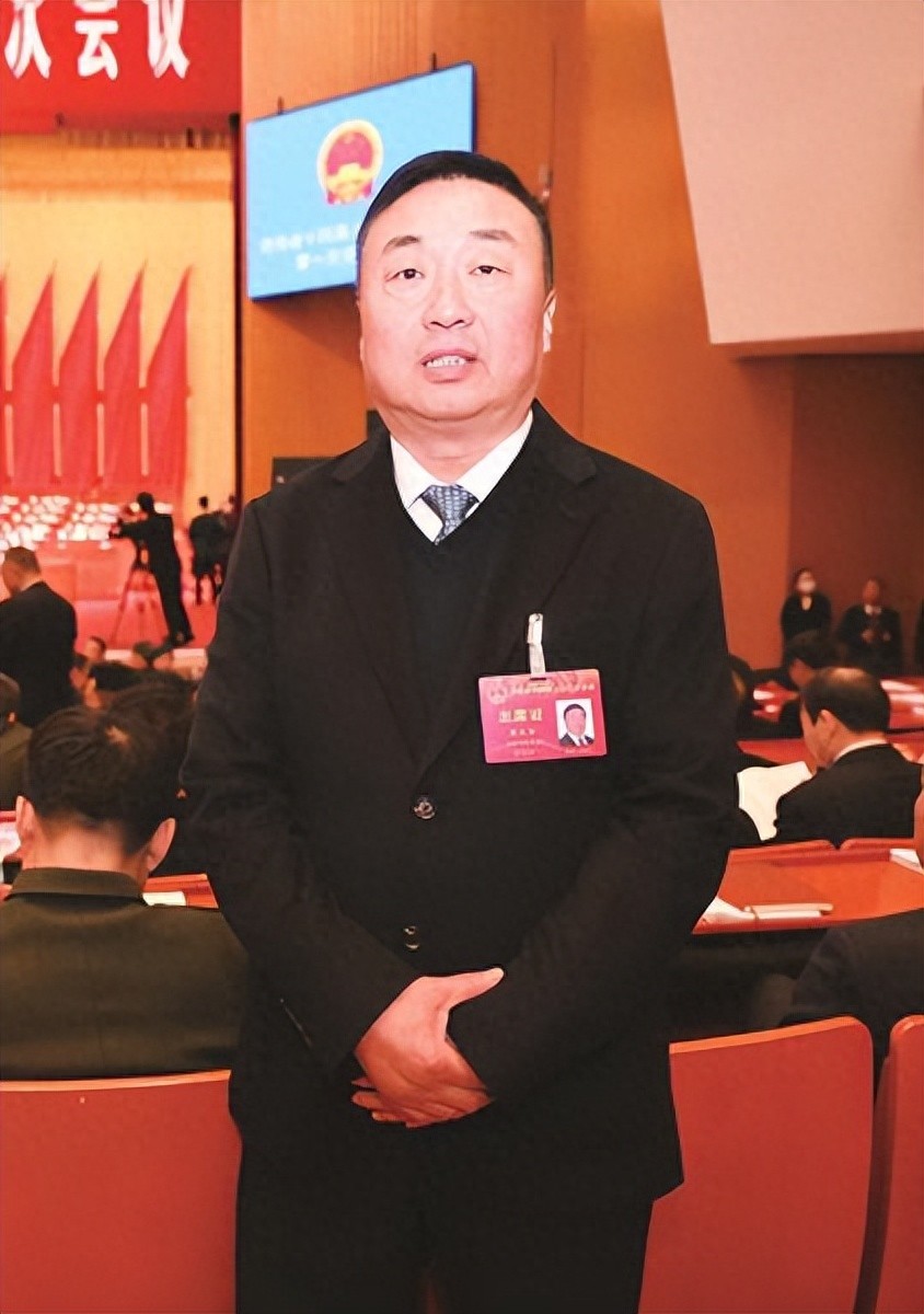 图为2025年张庆金出席河南省十四届人大三次会议