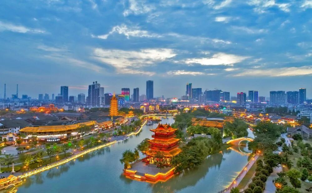 风光旖旎的淮安里运河文化长廊景区