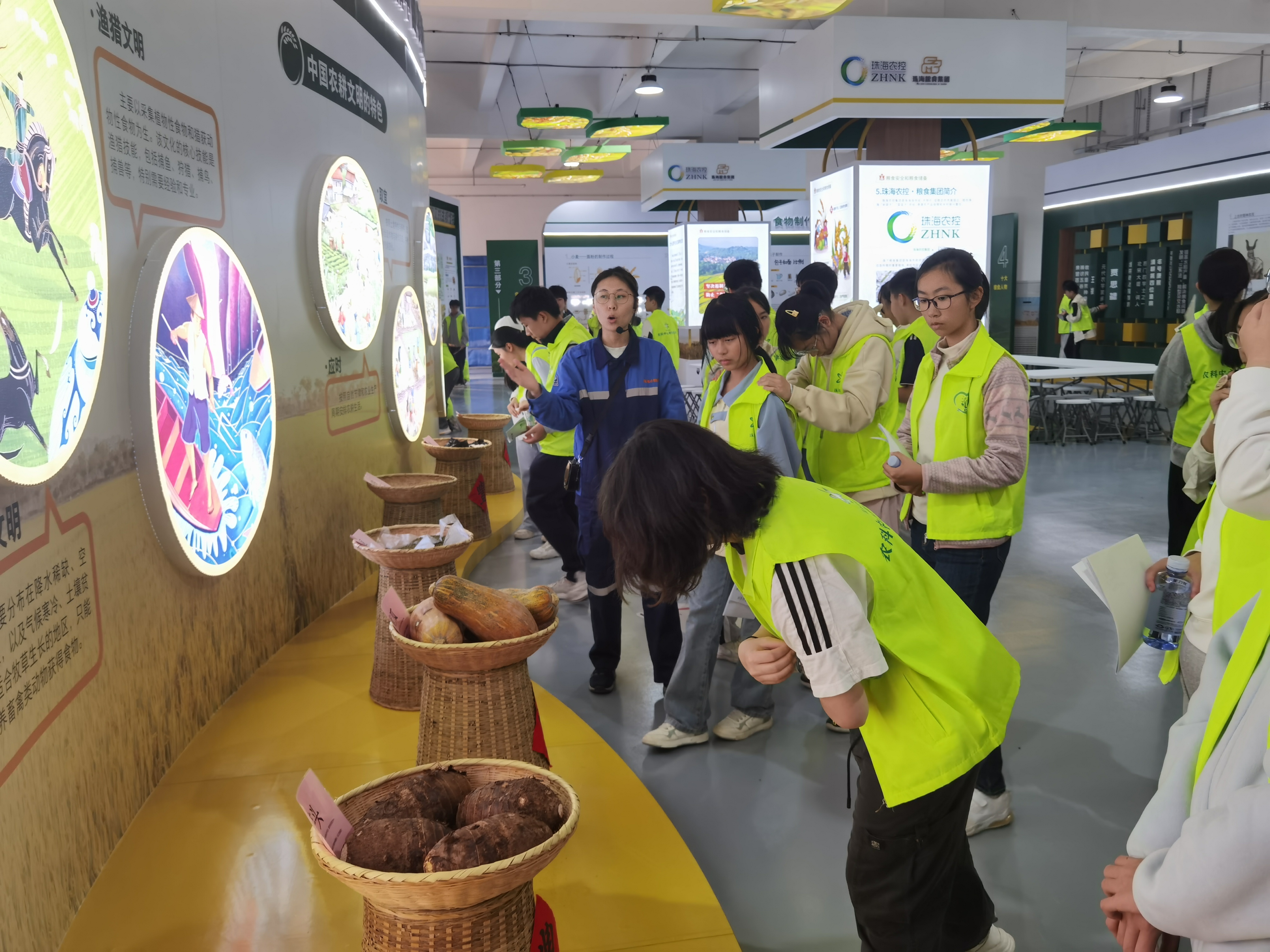 70余名青少年走进珠海斗门镇 在“行走的课堂”中触摸乡村振兴脉搏