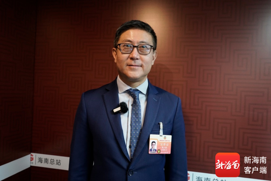 海南省政协委员高人伯。记者 陈元能 摄