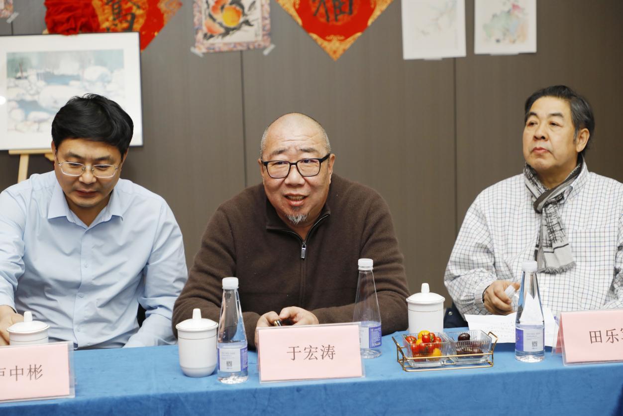 （于宏涛教授代表艺术家发言）