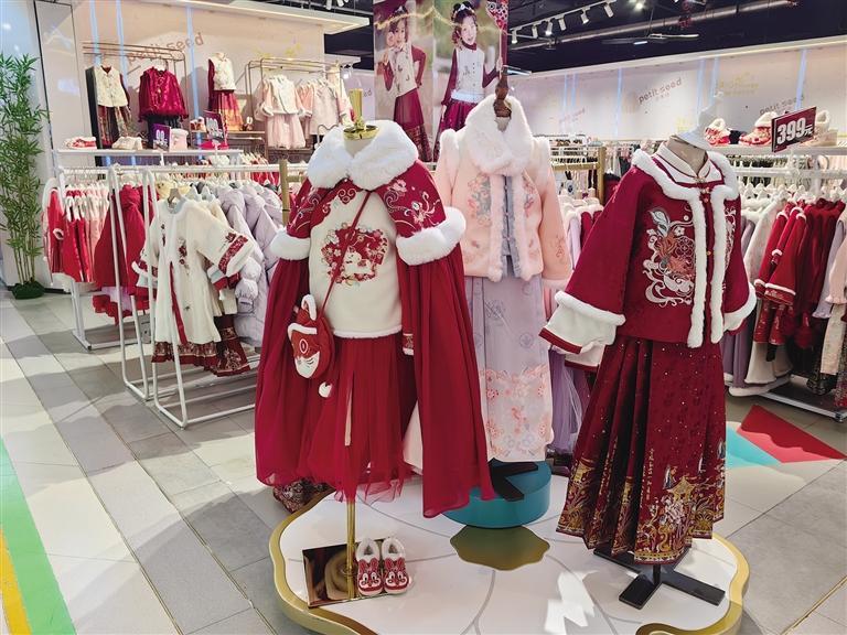 商场展示的服装