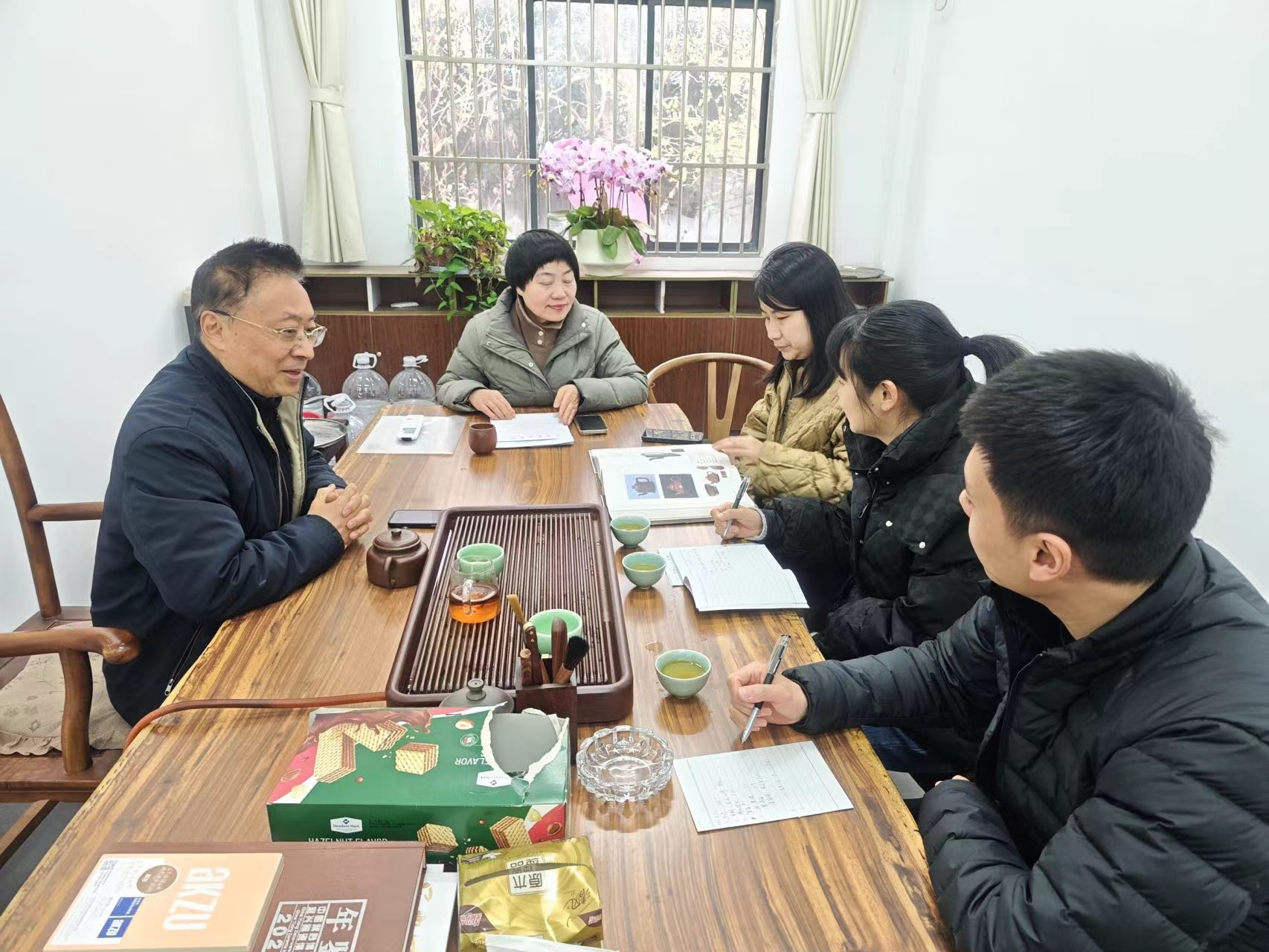 《致敬经典:宜兴窑系》出版发行,全景展示宜兴陶瓷文明