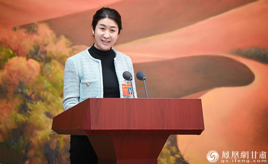 甘肃省政协住澳门委员何萍萍说，将持续关注民勤、支持甘肃生态建设。