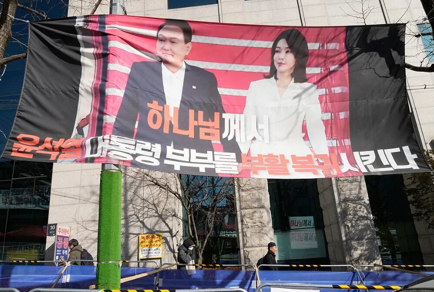 凤凰晚报|金建希“全毁了”，因为爱情