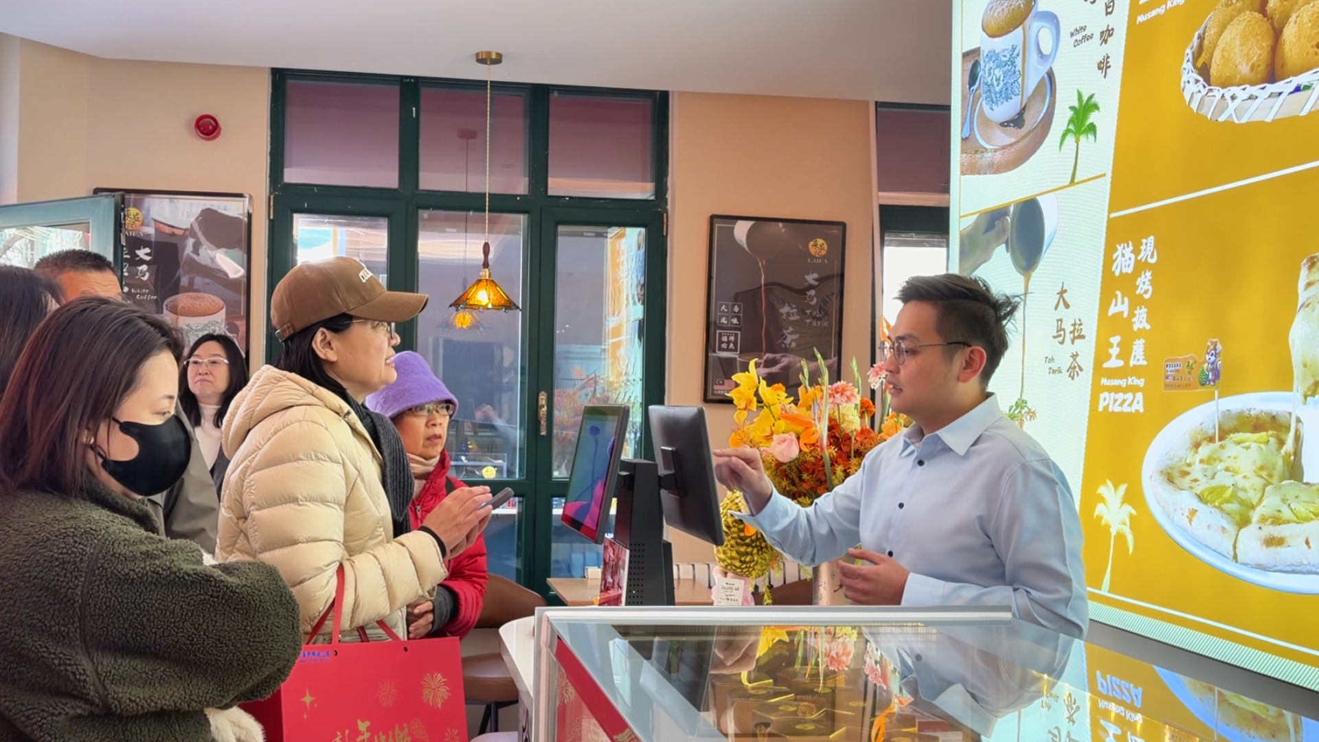 来发记榴莲主题餐厅1月30日试营业： 进博会签约项目落地，开启南洋风味新体验