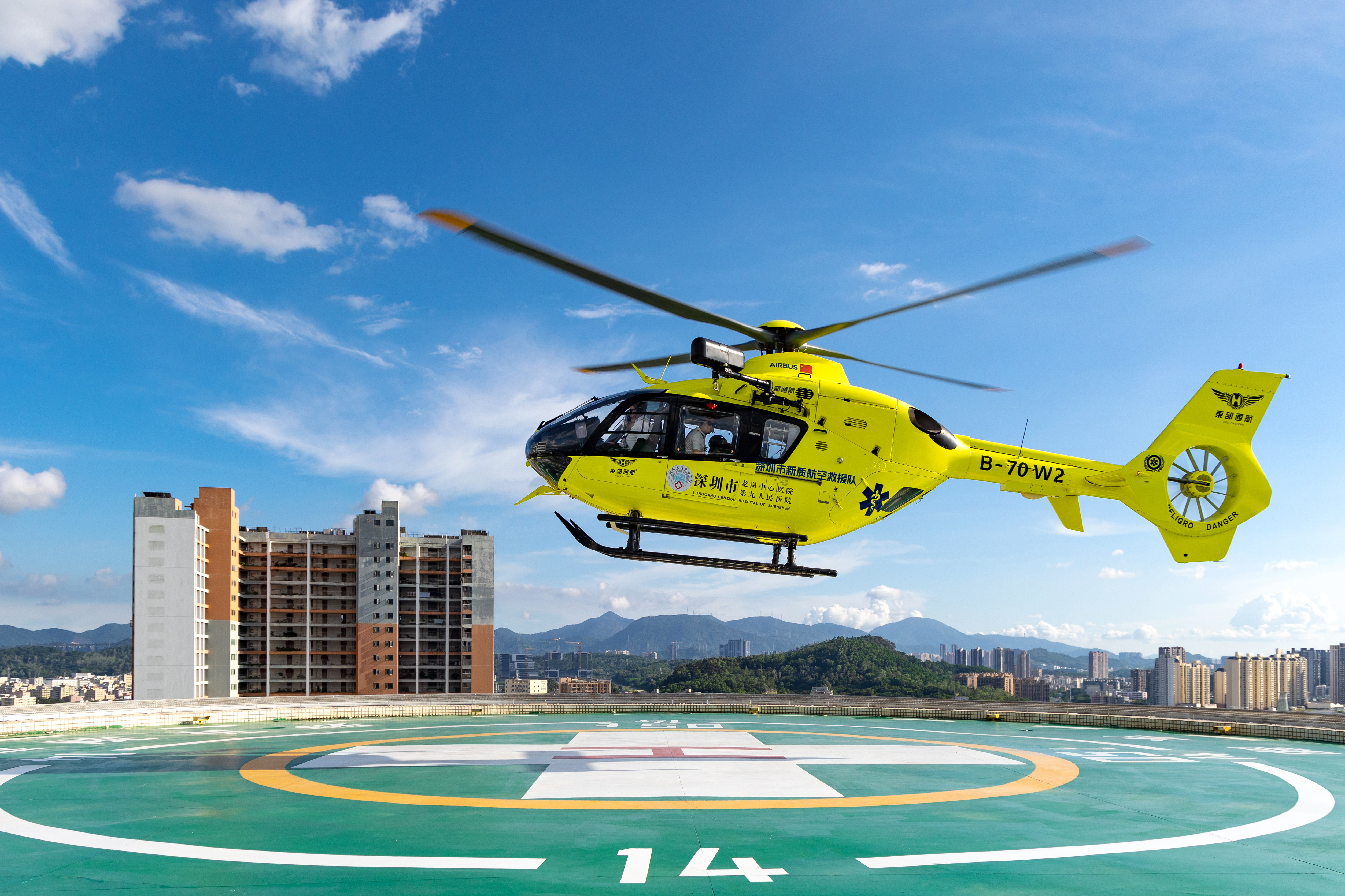 龙岗中心医院在深圳东部开启了“陆空一体”救援新模式