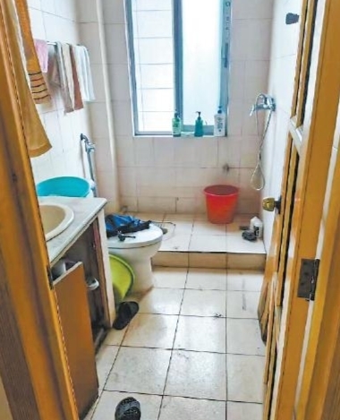 卫生间改造前。