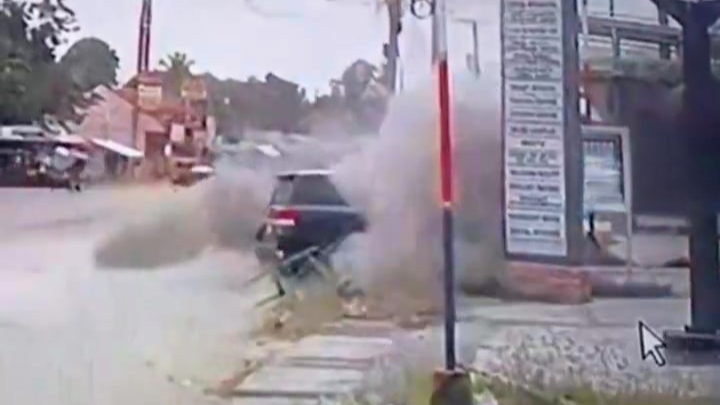 菲律宾一市长座驾遭火箭弹袭击，本人毫发无损