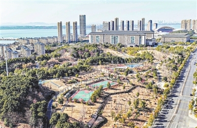 九龙山体育公园。