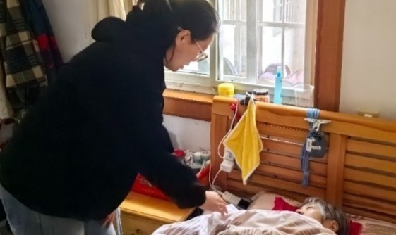 安徽“00后”女孩张欣晨带着奶奶上大学，荣登中国好人榜