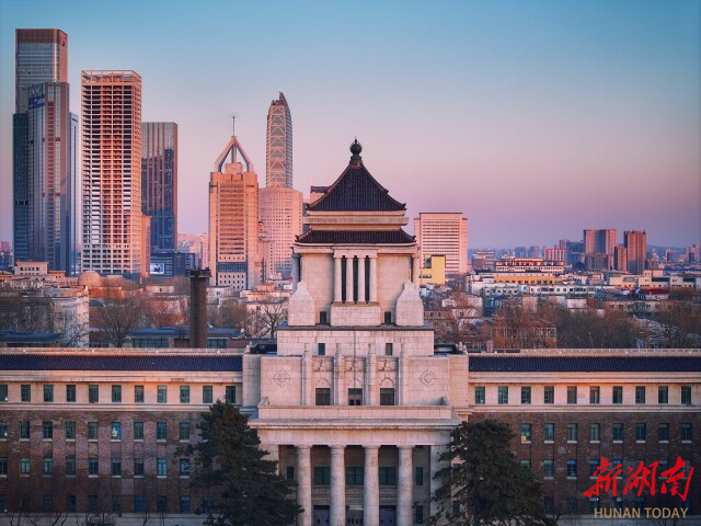 隆冬日暮下的长春城分外美好。