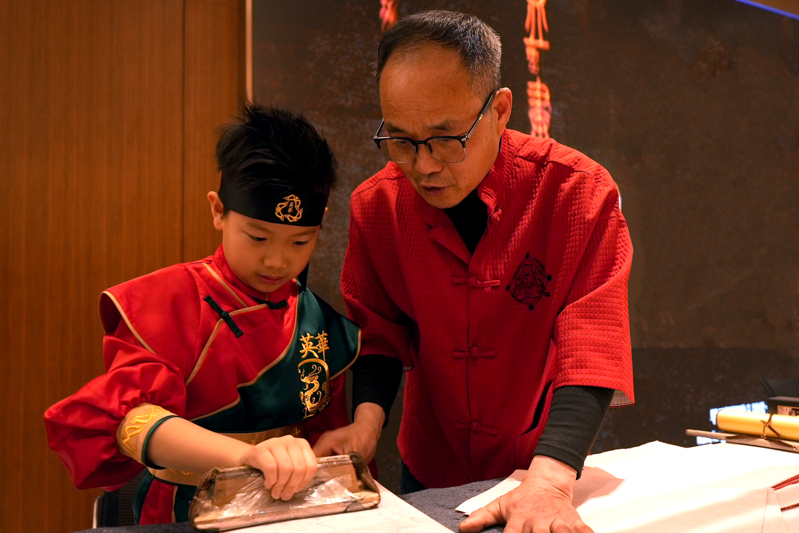 香港学生现场学习木版年画