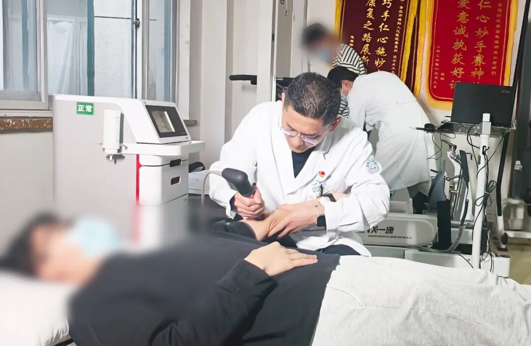 在功能重建的战场上 他们为患者重燃希望——城阳人民医院康复医学科团队以专业与温情，为患者康复之路保驾护航