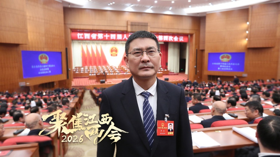 江西省人大代表、遂川县委副书记、县长罗刚