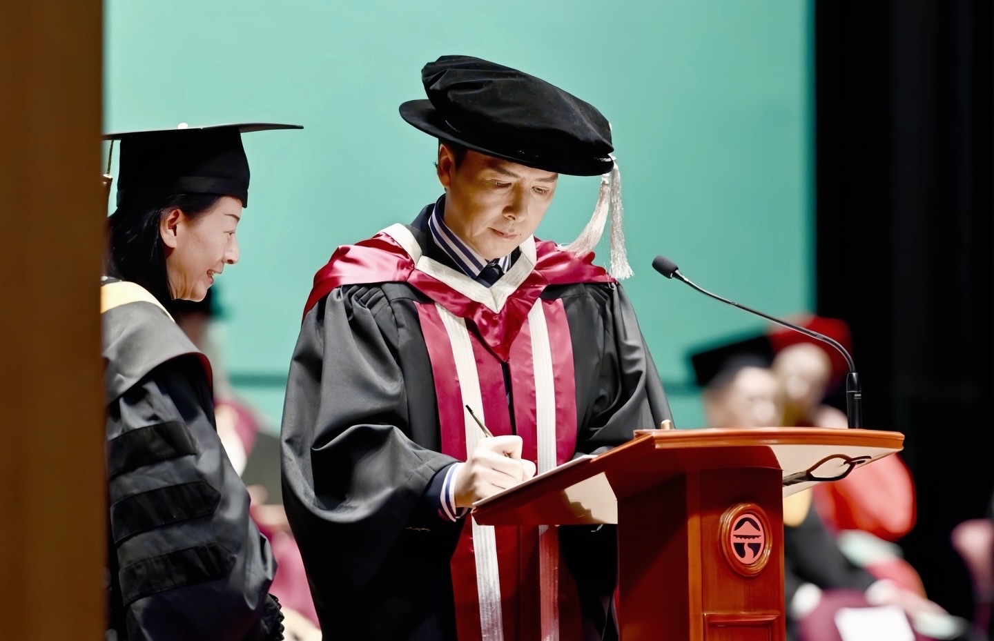 甄子丹荣膺岭大荣誉博士，寄语青年以文化内核破局时代