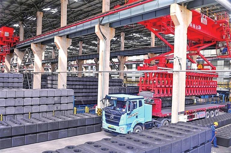 陇西索通炭材料有限公司生产车间 崔翔龙