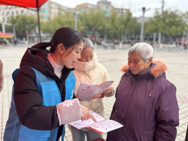 织密民生保障网 传递温暖惠民生——永新县开展2026年社会救助政策宣传月活动