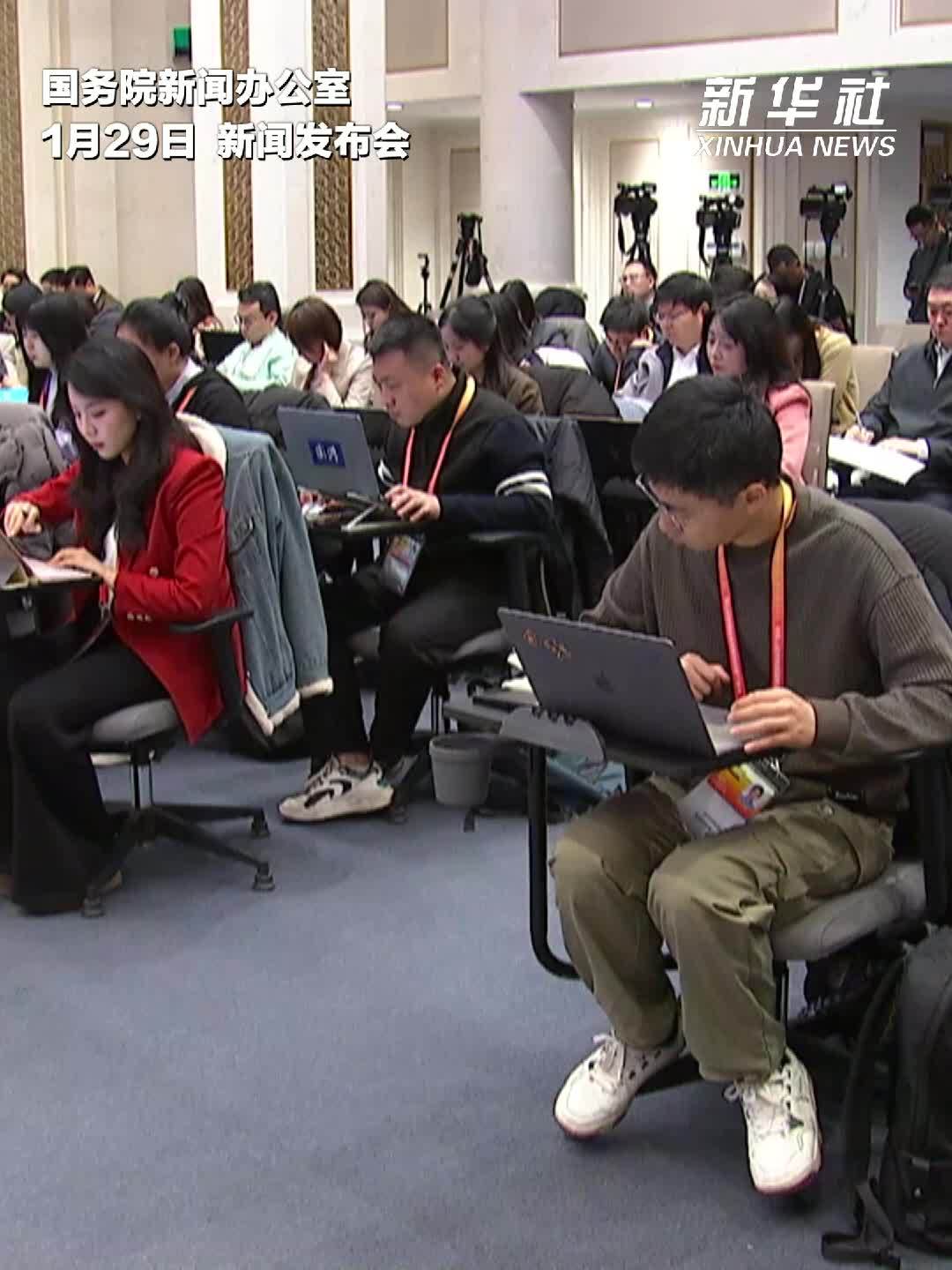 2026年春节假期全国高速公路将对七座及以下小型客车免收车辆通行费