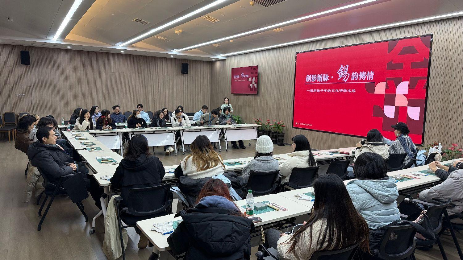 体验非遗手工常州传统锡器制作