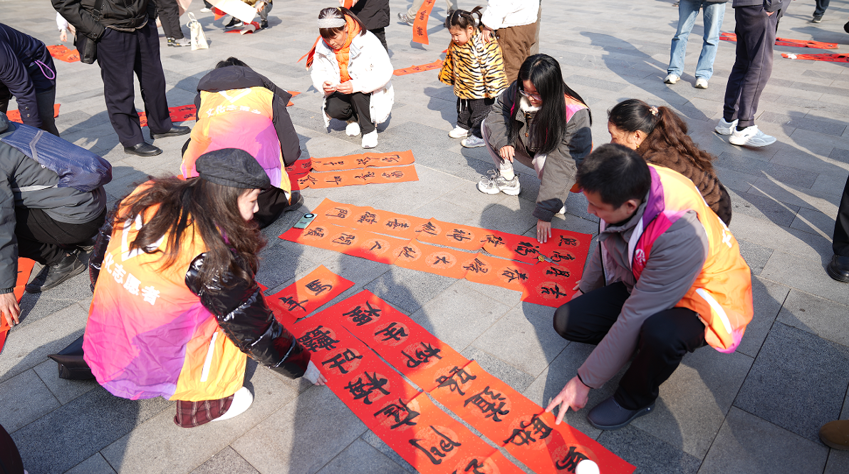 2026年全省文化馆“贺新春送万福进万家”文化惠民活动在万寿宫历史文化街区启动