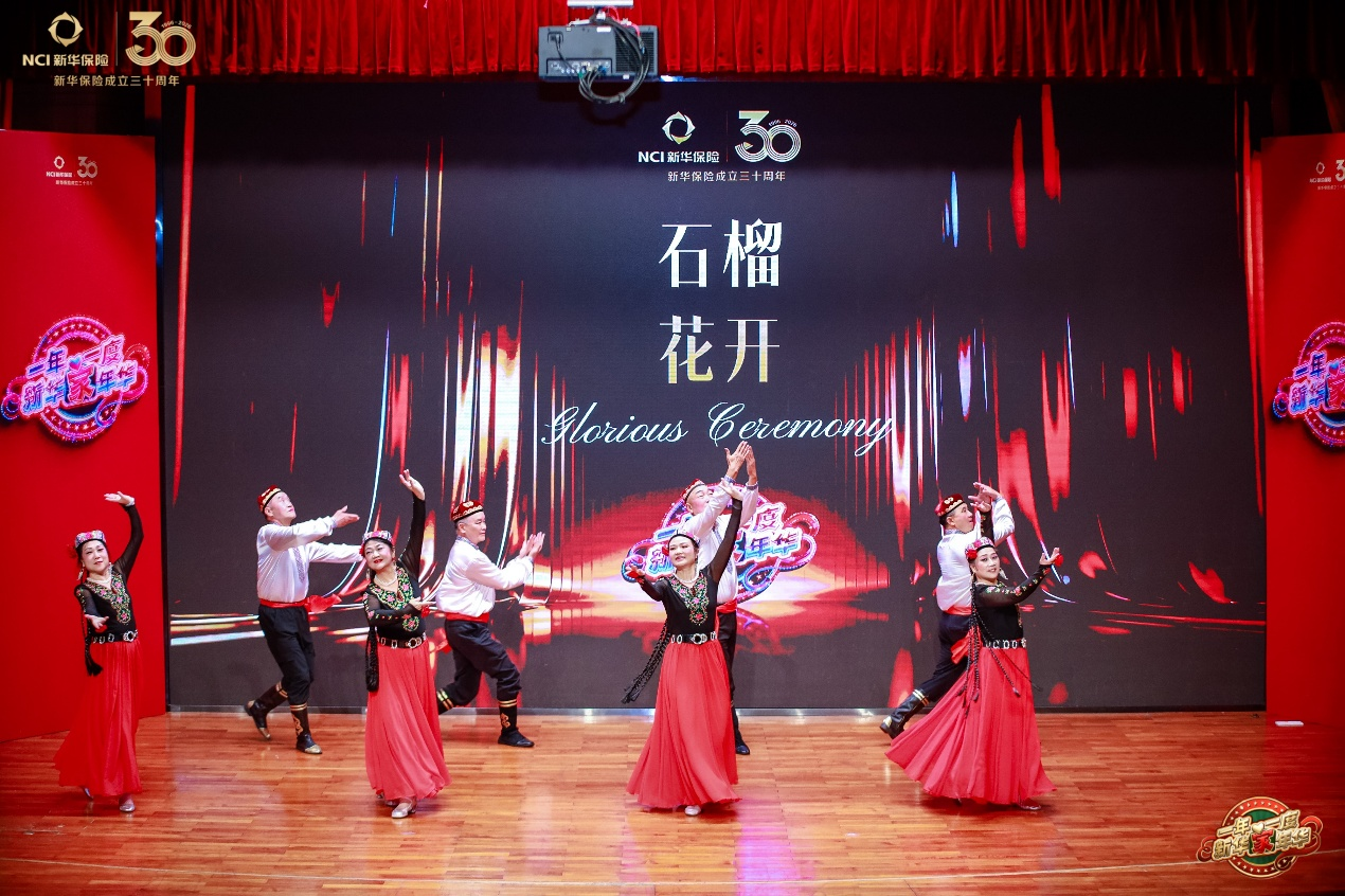 公众选择奖：艾思曼新疆舞团