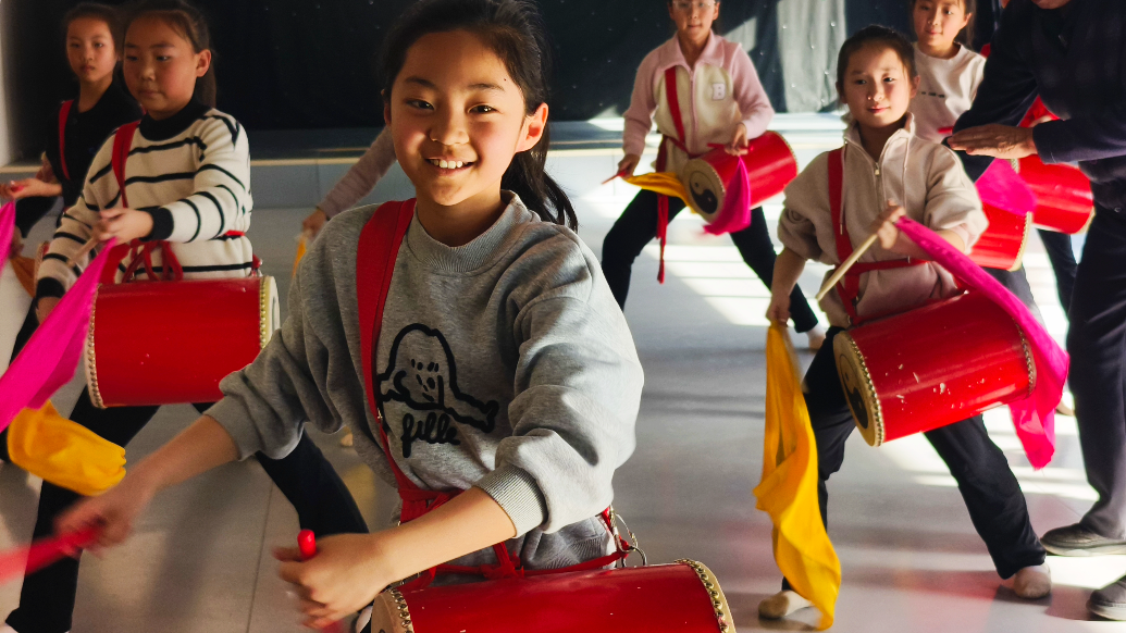 鼓声唤醒千年记忆：凉州攻鼓子在少年中传承新生