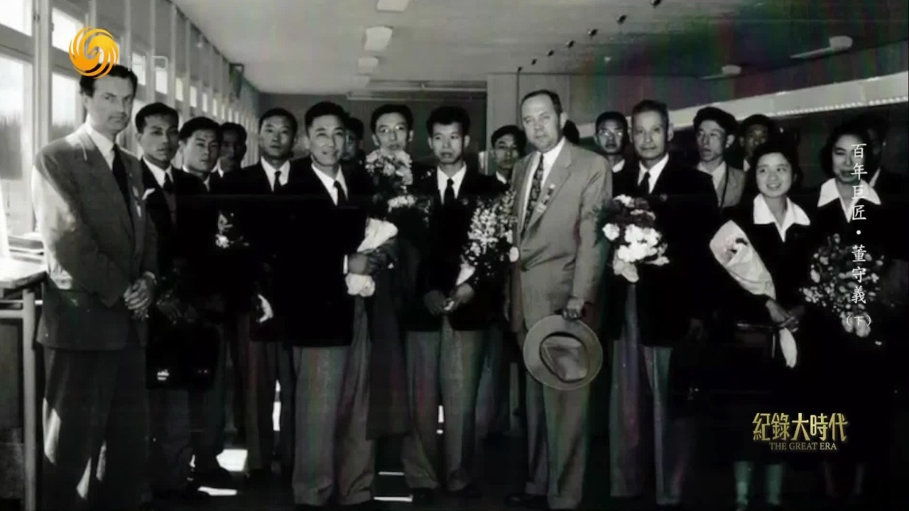 1952年赫尔辛基奥运会，周恩来嘱咐董守义等人：把五星红旗升上去就是胜利